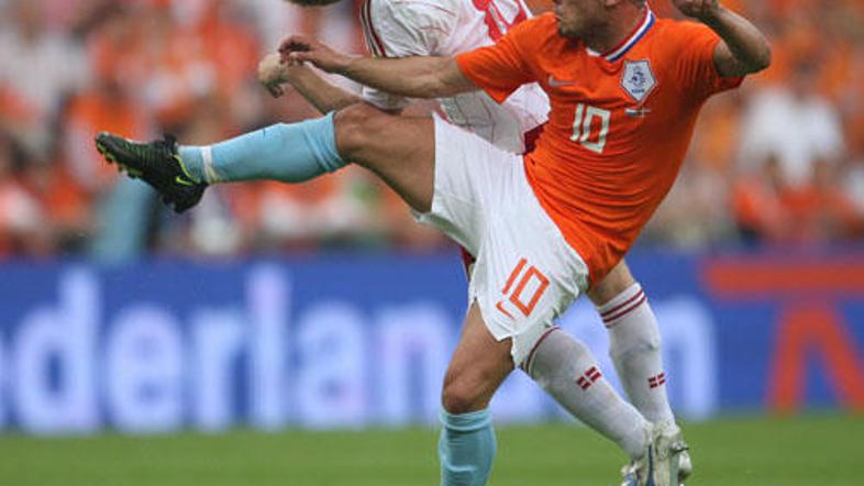Wesley Sneijder je s poškodbo gležnja prestrašil soigralce.