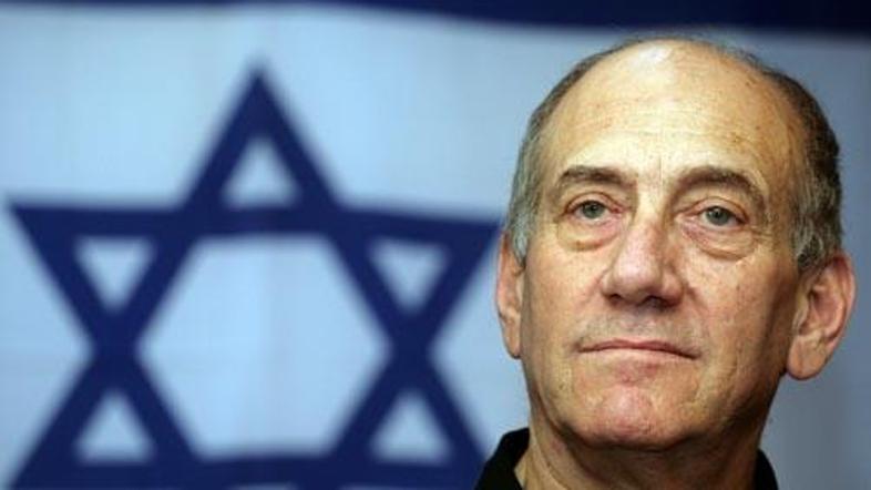 Olmert bo moral na operacijo.