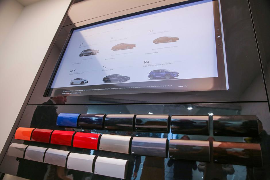 salon Lexus | Avtor: Saša Despot