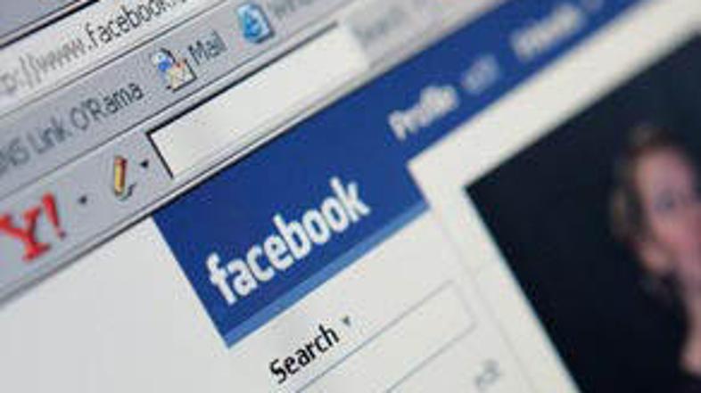 Število pedofilov na Facebooku narašča. Foto: AFP