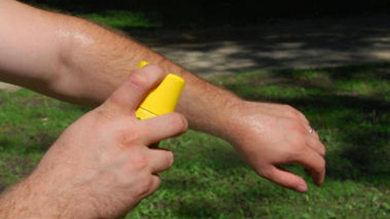 Pri uporabi repelentov moramo biti previdni.