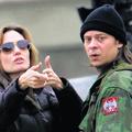 Angelina Jolie nasprotnike svojega filmskega prvenca nagovarja, naj si ga najpre