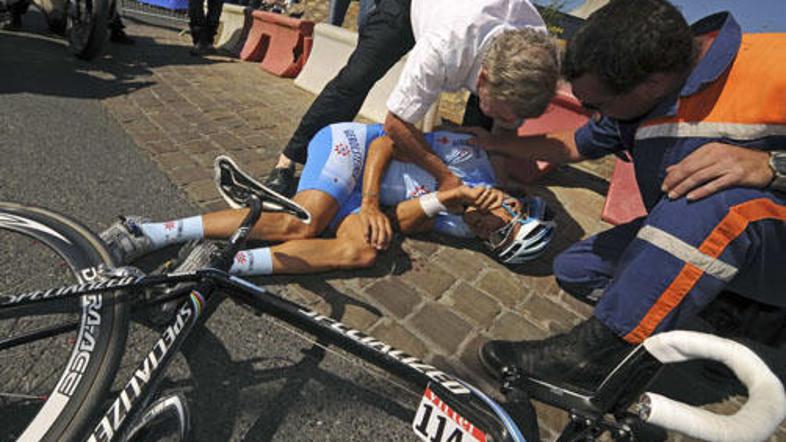 Heinrich Haussler je bil v enem izmed zadnjih ovinkov v peti etapi prehiter in j