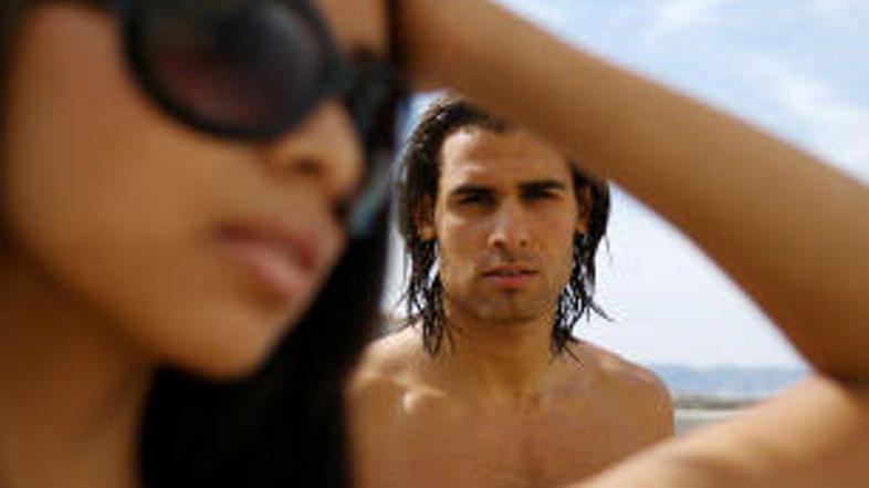 V njegovih očeh ste še privlačnejši, kot si mislite.