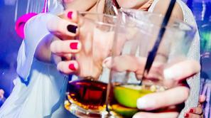 Epska in nora Ibiza zazibala boke