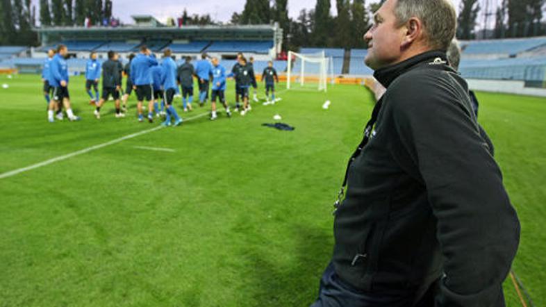 Selektorja Matjaža Keka in njegovih 11 bojevnikov čez teden dni čaka prva tekma 