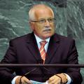 Vaclav Klaus je poklical predsedujočega EU in ga seznanil s pogojem.