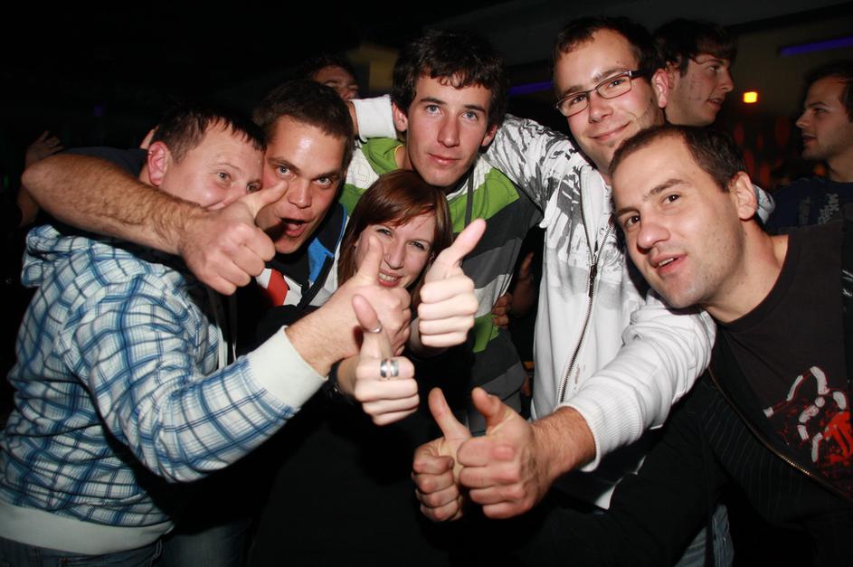 Kingstoni obnoreli bowling Koper