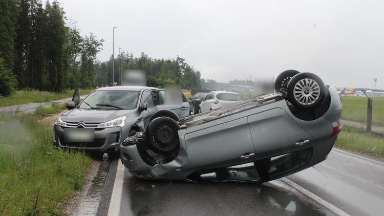 Brnik, prometna nesreča, trčenje več vozil