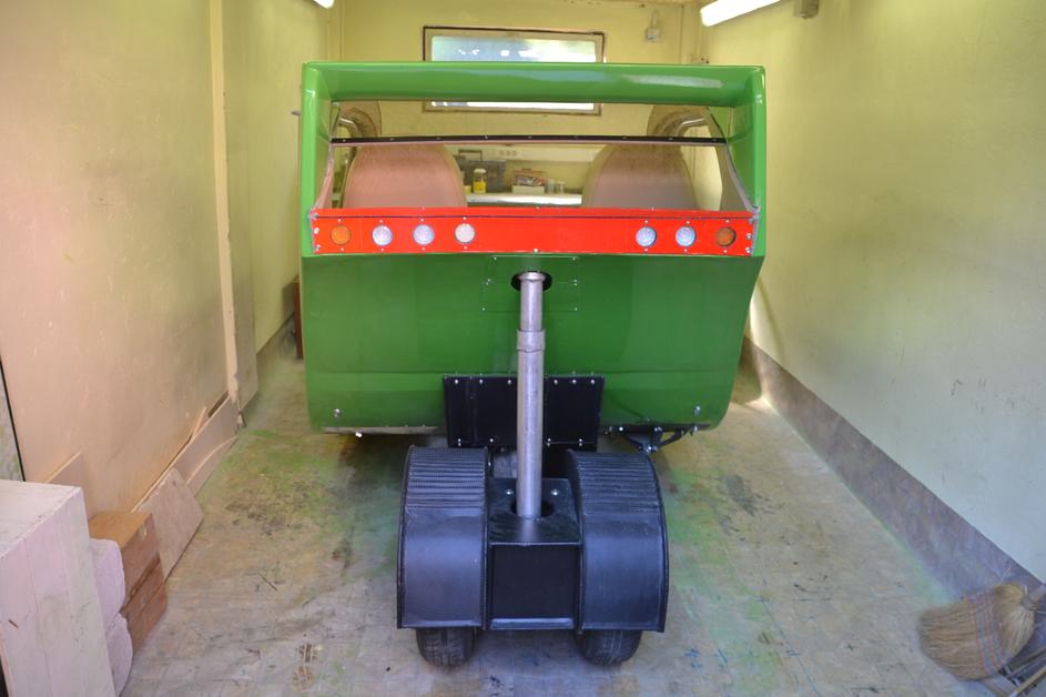 Slovenski električni e-avto