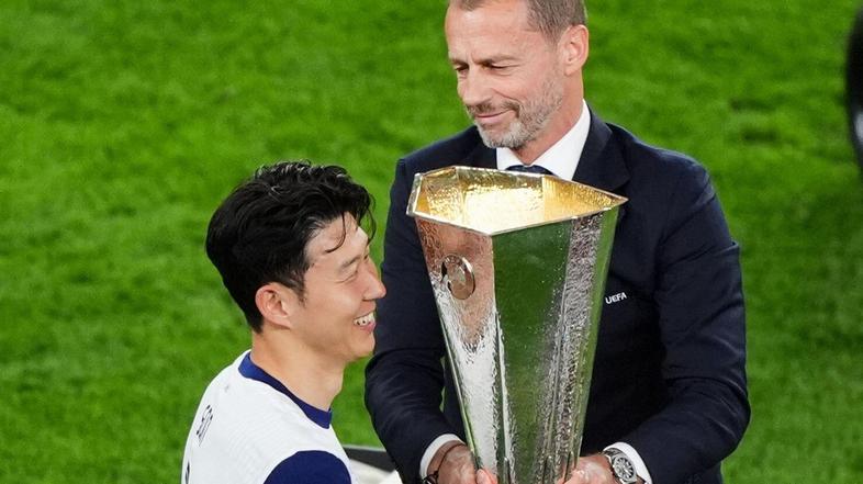 Podelitev medalj - Čeferin in Son