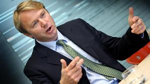 Golobiču očitajo, da želi uredbo sprejeti na hitro. (Foto: Boštajn Tacol)