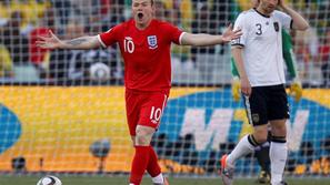 Wayne Rooney verjetno precej razmišlja o svojem ravnanju. (Foto: Reuters)