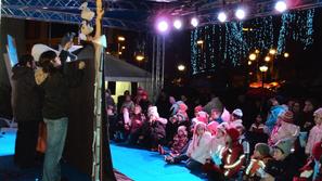 Dogajanje bo pestro na odru in v parku pred KC Janeza Trdine, kjer bodo stojnice