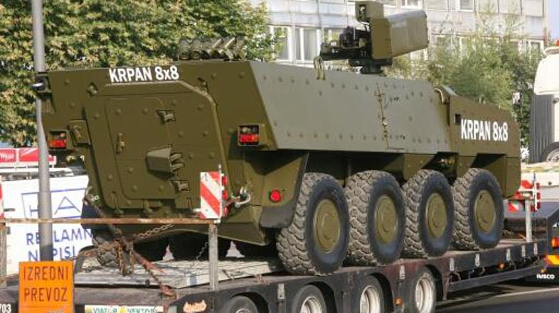 Oklepnik vojaÅ¡ko vozilo BOBO