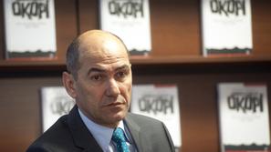 slovenija 17.03.14, Janez Jansa, predstavitev knjige, Okopi, dopolnjena izdaja, 