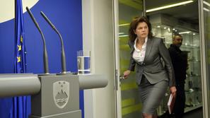slovenija 10.02.14, Alenka Bratusek, izjava predsednice vlade po sestanku, Vlada