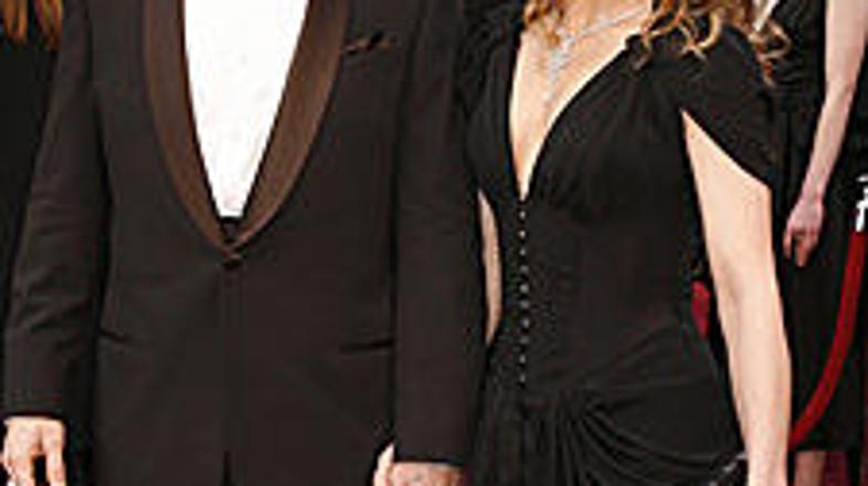 Človek, ki se je doslej upiral kakršnikoli instituciji, bo vstopil v zakonski ja