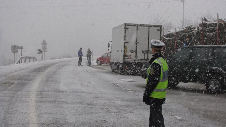 Policija in sneg