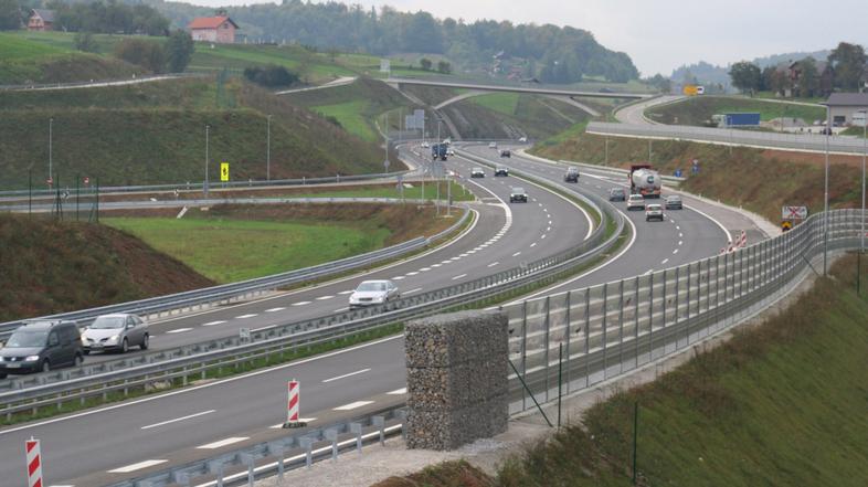 Dolenjska 02.05.11, avtocesta, dars, promet, foto: ziva zaksek