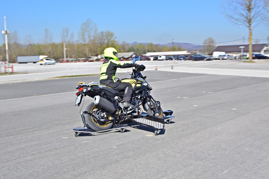 AVP demonstracija motorist | Avtor: Andrej Leban