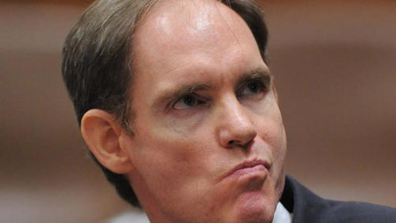 Brown na sodišču ni pokazal nikakršnih čustev.