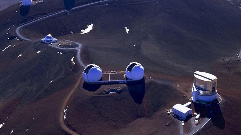 Teleskop bodo postavili na vrhu ugaslega vulkana Mauna Kea, kjer so že zdaj post