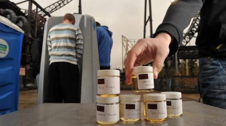 Zmagovalca bo doletela prava čast, saj bo njegov urin postal nova atrakcija tema