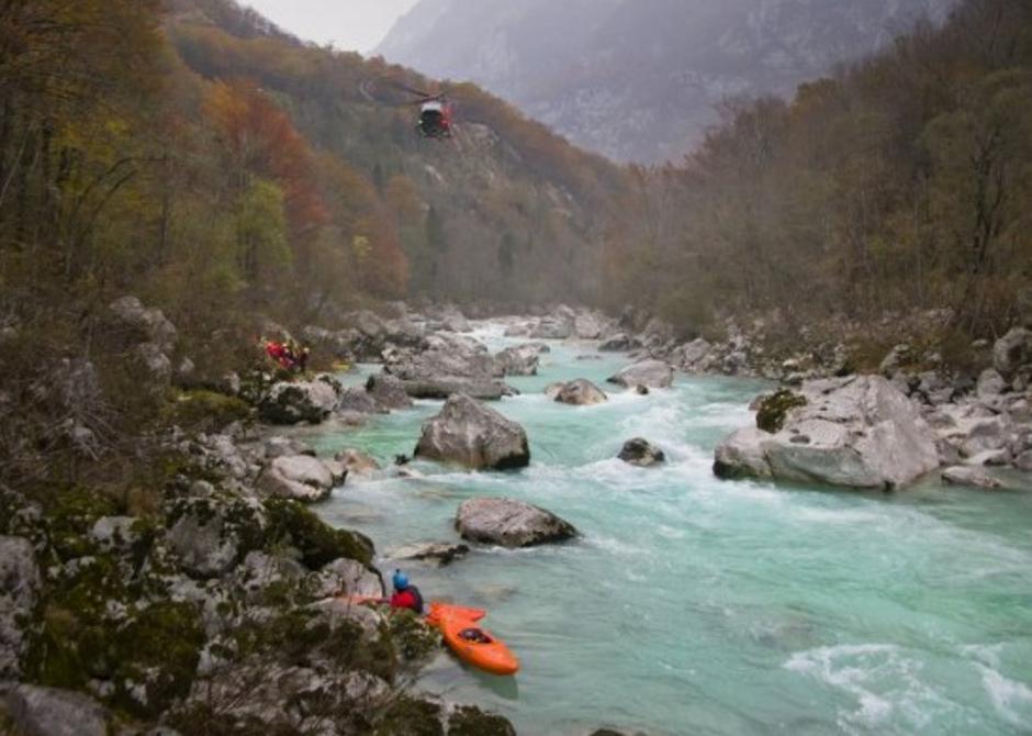 Reševanje kajakašice na Soči | Avtor: GRS Tolmin