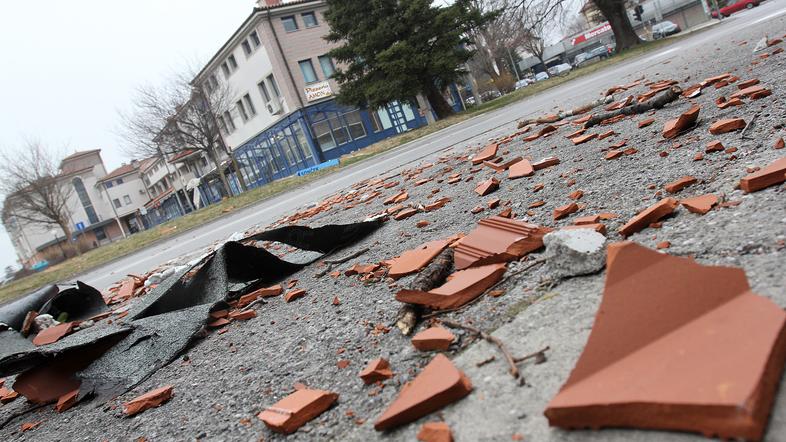 Jutri bo na Primorskem zapihala orkanska burja, ki bo do ponedeljka dosegala hit