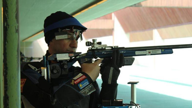 Debevec ukradena puška Peking olimpijske igre London 2012