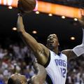 Ob odsotnosti Kevina Garnetta Dwight Howard pod košem nima dostojnega tekmeca.