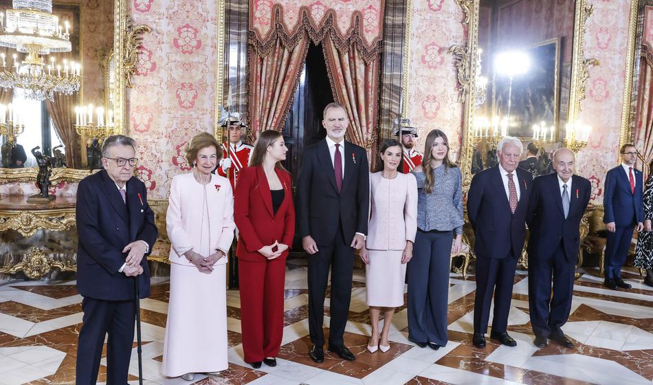 Govori se le o lepih hčerkah kralja, a poglejte njegovo temnolaso nečakinjo