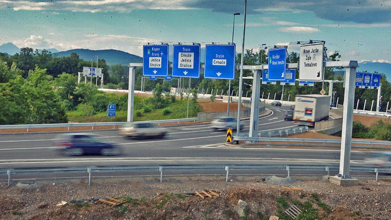 DDC mora najprej preveriti zahtevke SCT o dodatnih delih in stroških, nato pa se