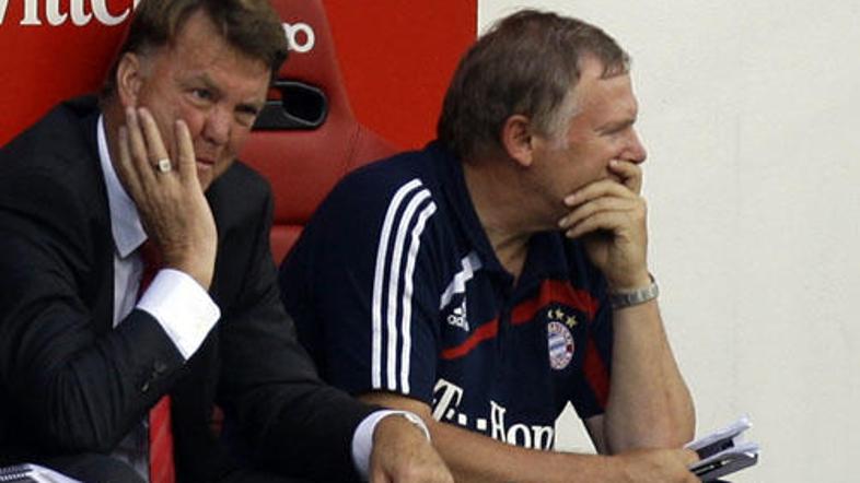 Luis Van Gaal (levo) ne najde pravega recepta za zmago.