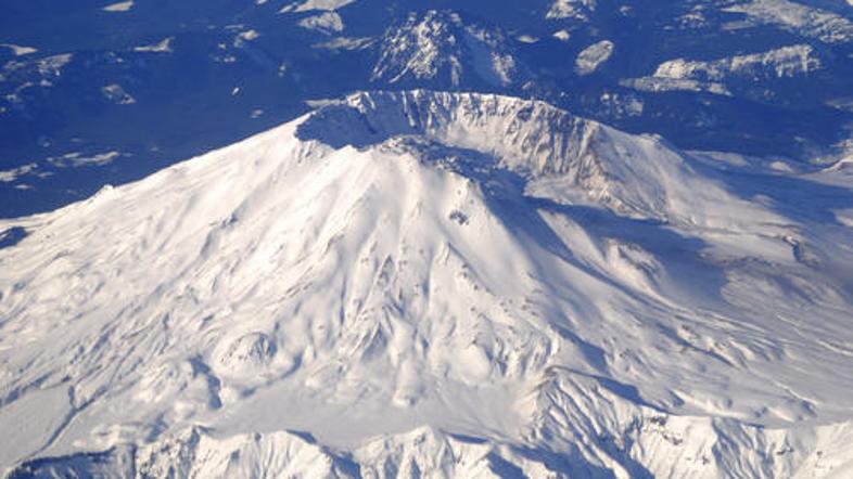 Rob kraterja vulkana na gori Svete Helene je lahko zelo nevaren. (Foto: Shutters