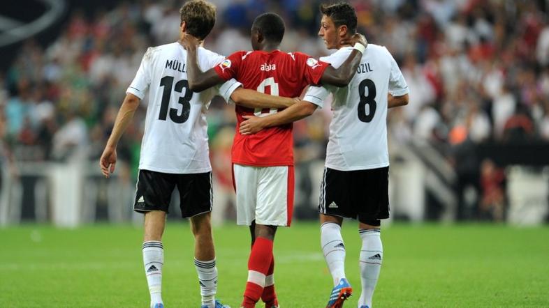 Özil Müller Alaba Nemčija Avstrija kvalifikacije München Allianz Arena
