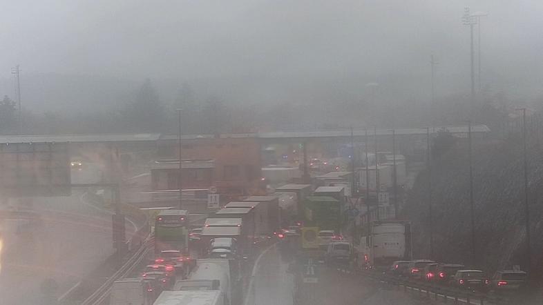 zastoj na mejnem prehodu Fernetiči