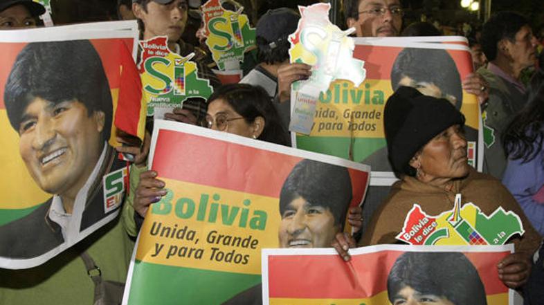 Bolivijski predsednik Evo Morales si pripisuje lahko zmago na referendumu, venda