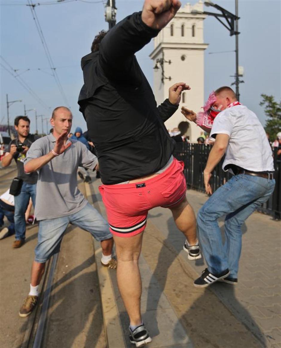 Poljska Rusija Varšava Euro 2012 navijači incidenti pretep | Avtor: EPA