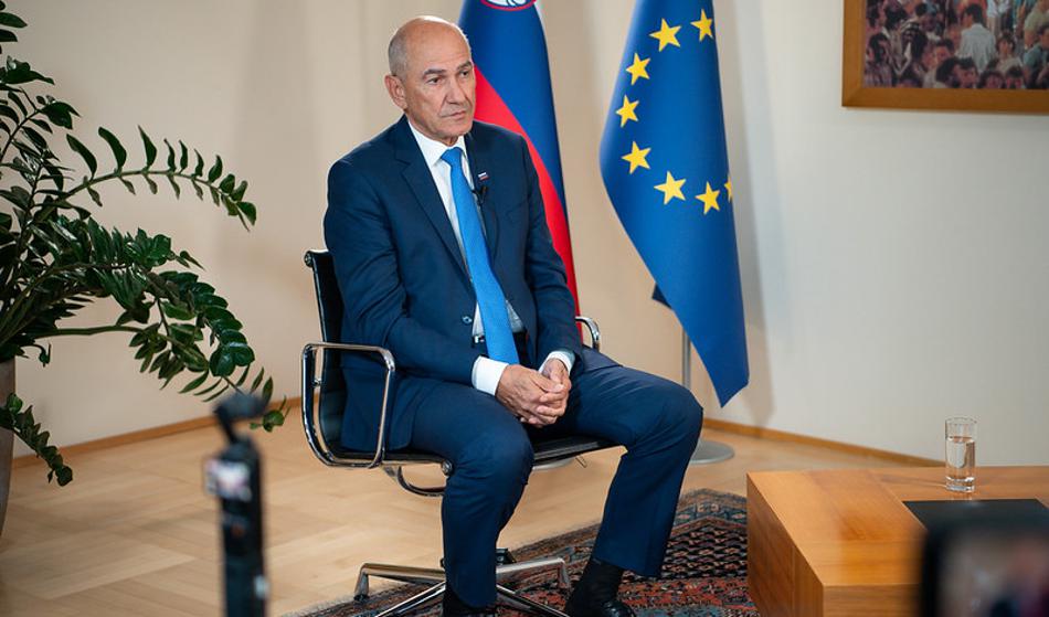 Znova se je oglasil Janša, tokrat s ciničnim zapisom o "zdravi pameti"