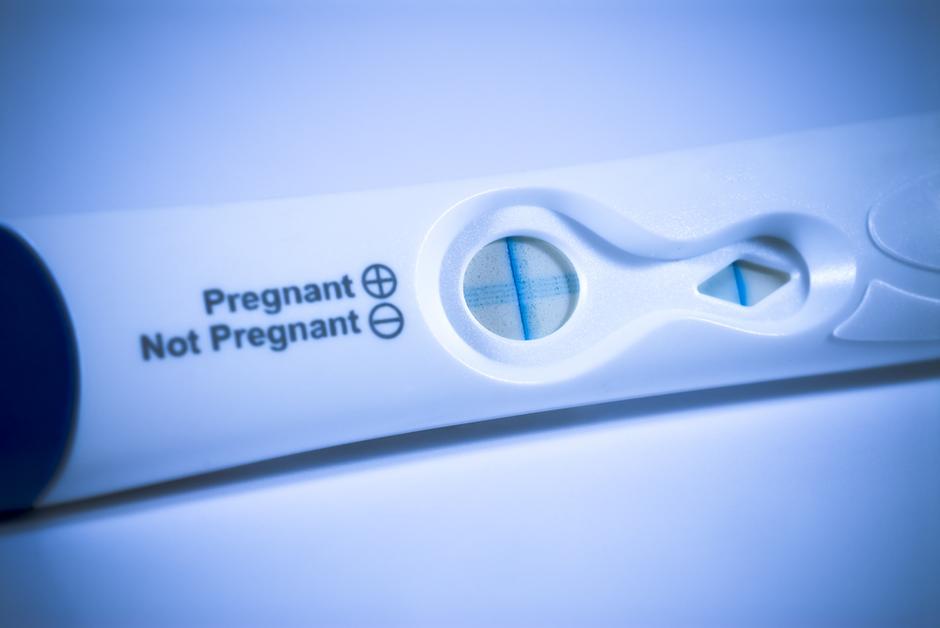 Pozitiven test nosečnosti | Avtor: Shutterstock