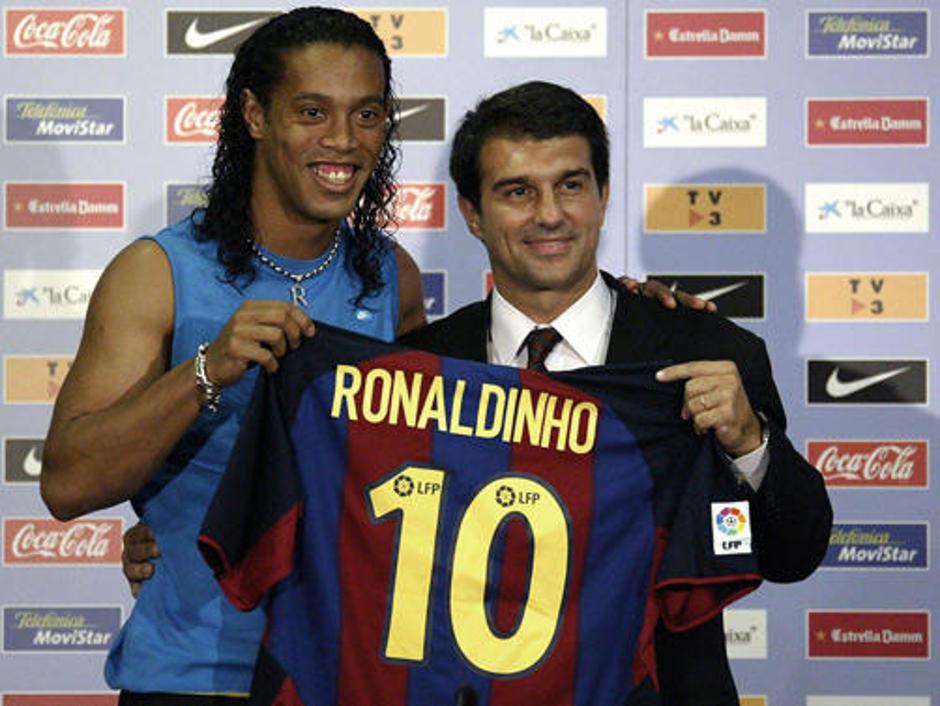 Leta 2003 je Ronaldinho v soju žarometov prispel v Barcelono za nekaj več kot 30 | Avtor: Žurnal24 main
