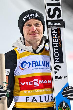 Domen Prevc in Anže Lanišek