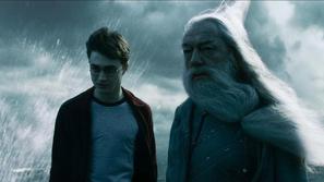 Novi 3D-film Harry Potter in Svetinje smrti so razdelili na dva dela.