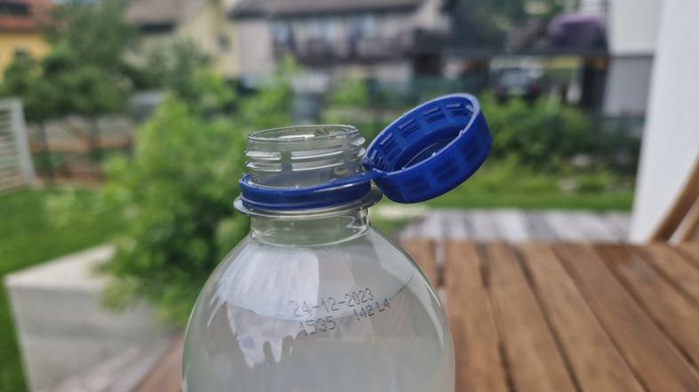 Zamašek na plastenki