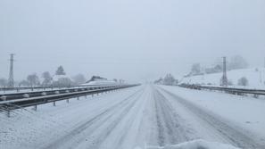 Sneg na avtocesti