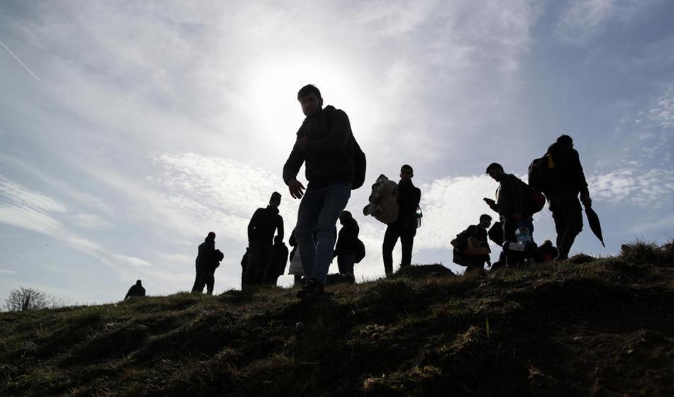 Mama štirih otrok prevažala migrante