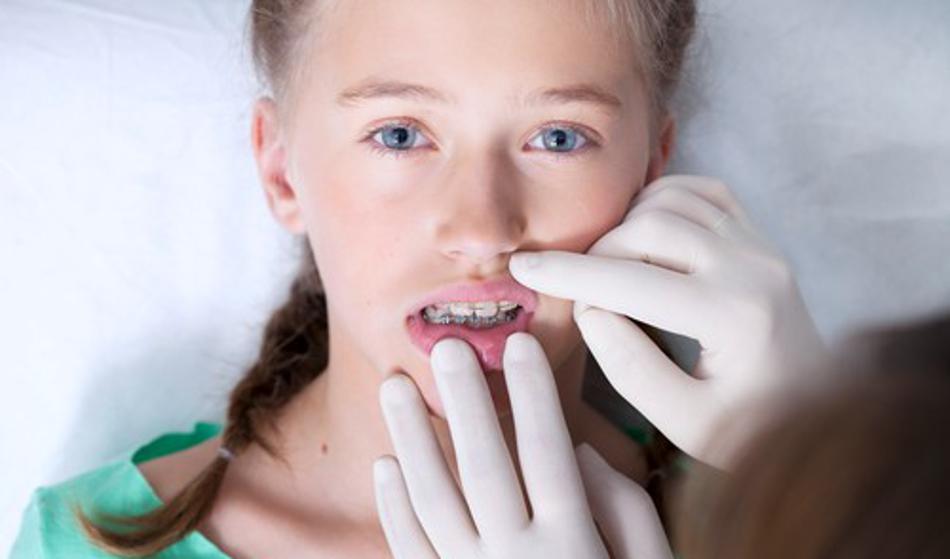 Otroci izviseli v javnem zdravstvu, štiri tisoč evrov ali pot na Hrvaško