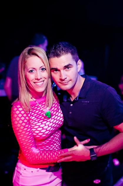 Andy More poskrbel za vročo noč